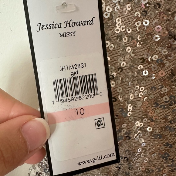 SEQUIN dress. size 10.  gold color. - Picture 6 of 6